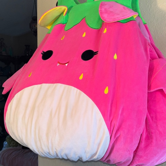 EUC SQUISHMALLOWS pink, plush  Gwendolyn the Neon Strawberry Bat - Picture 3 of 11
